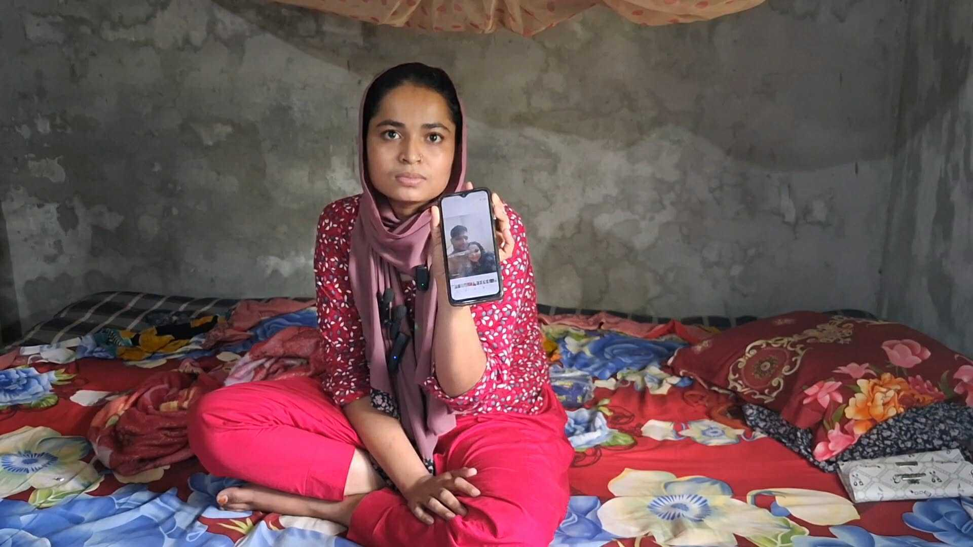 ধর্ম আর সন্তানের টান পেছনে ফেলে প্রেমিকের বাড়িতে বিয়ের দাবিতে অনড় মিতু