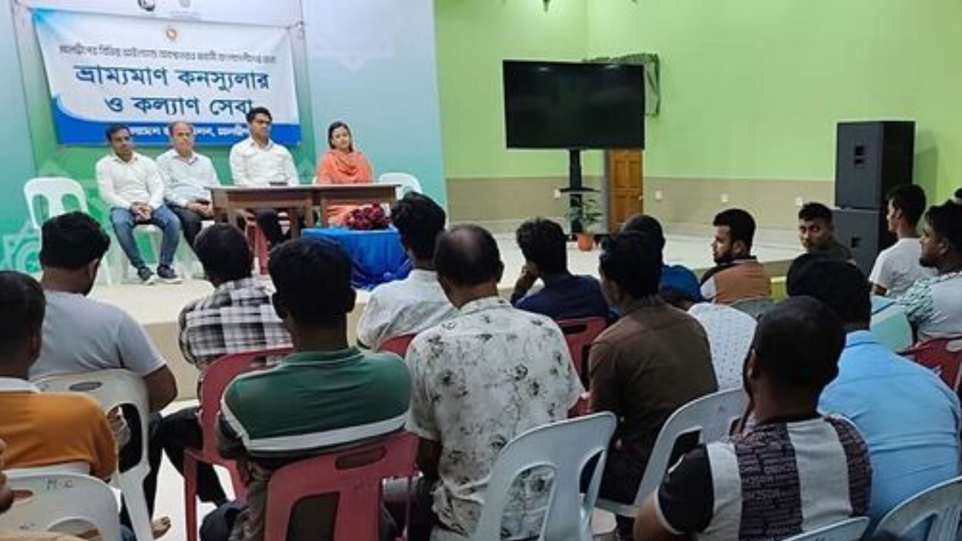 মালদ্বীপের মামিগিলি আইল্যান্ডে থাকা বাংলাদেশিদের সঙ্গে হাইকমিশনারের মতবিনিময়