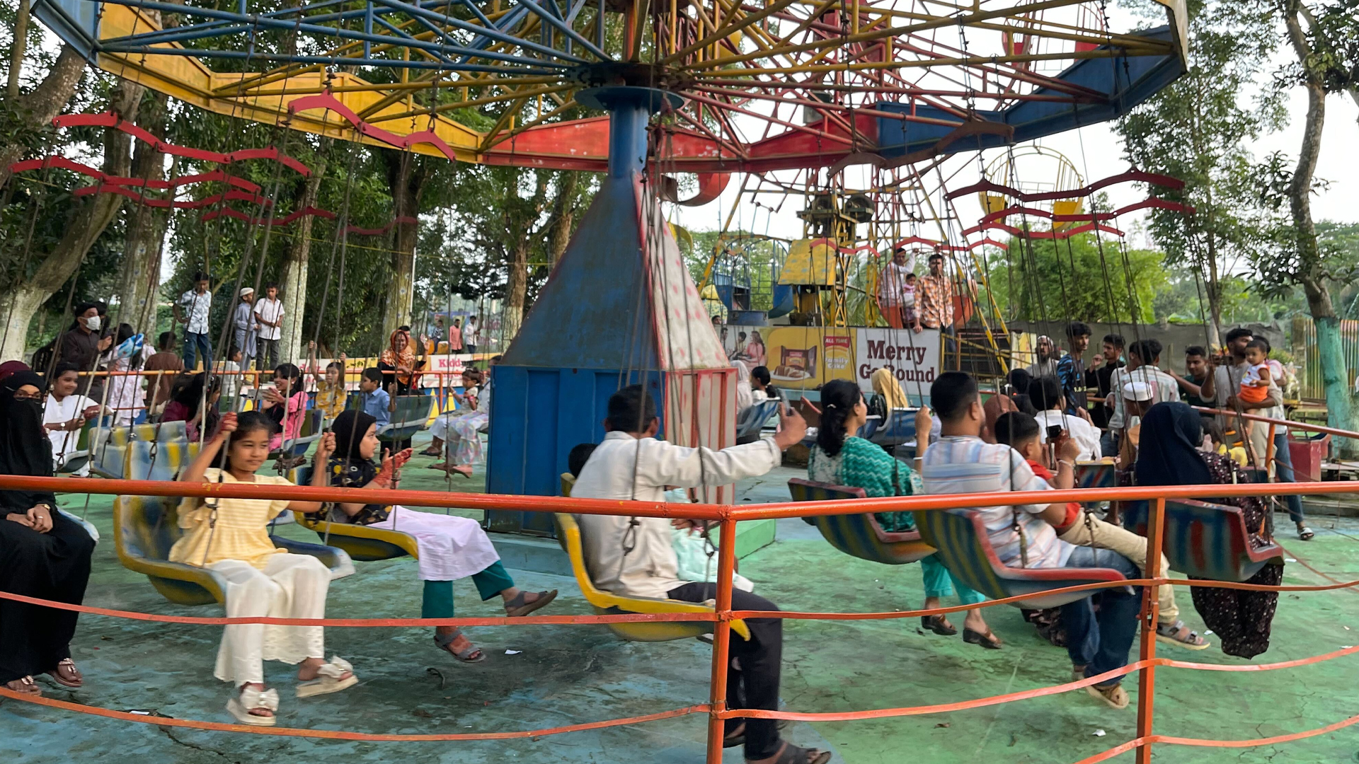 শিশুদের পদচারণায় মুখর কিড্ডি কিংডম