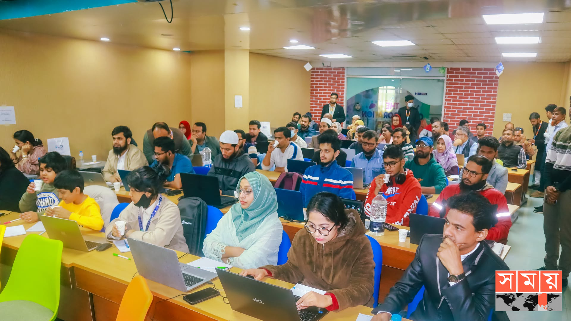 প্রোগ্রামিং ছাড়াই এআই বিশেষজ্ঞ হওয়ার সুযোগ: দিপ্তির আয়োজনে নবিশদের চমক