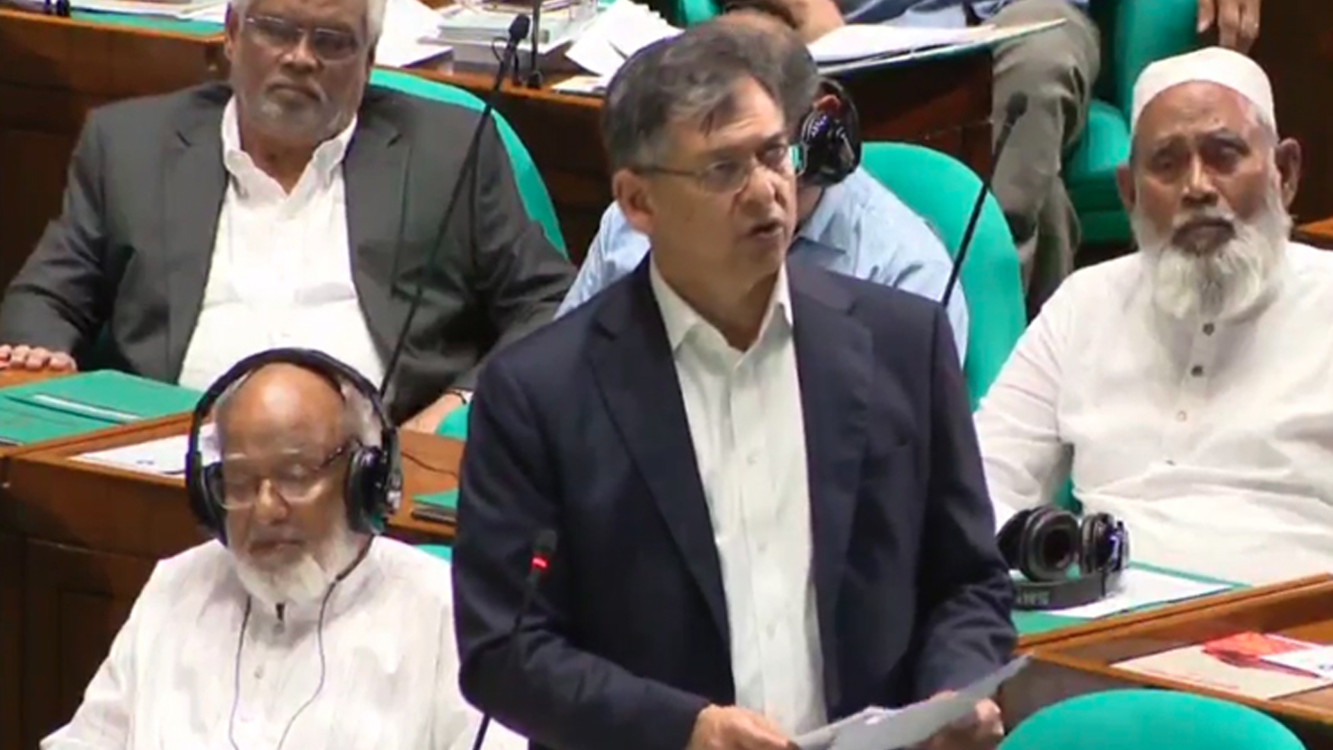এক থাকলে ফুলের পাপড়ি দিয়ে হীরার কলিজা কাটা সম্ভব: স্বরাষ্ট্র