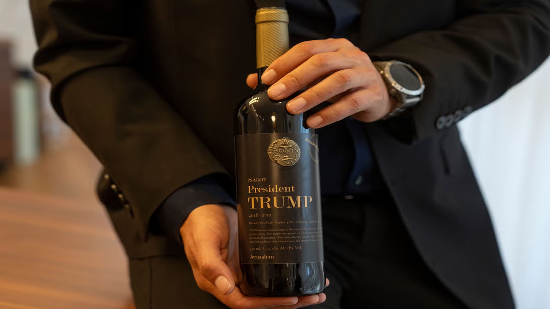 সেনাবাহিনীর দোকানে বিক্রি হচ্ছে ট্রাম্পের পারিবারিক প্রতিষ্ঠানের তৈরি মদ, ক্ষমতার অপব্যবহারের অভিযোগ