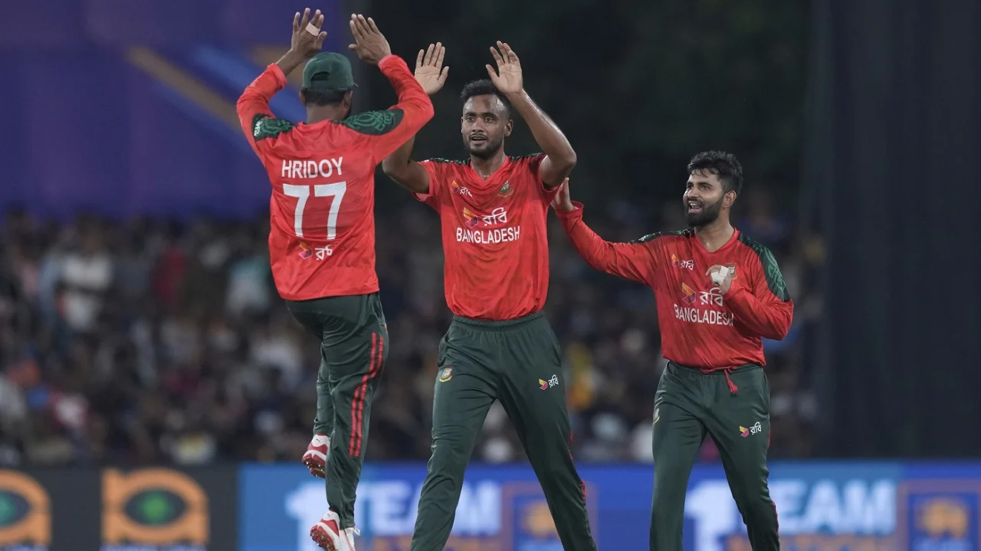 শ্রীলঙ্কাকে সহজে হারিয়ে সিরিজে সমতায় ফিরল বাংলাদেশ।  ছবি: এপি