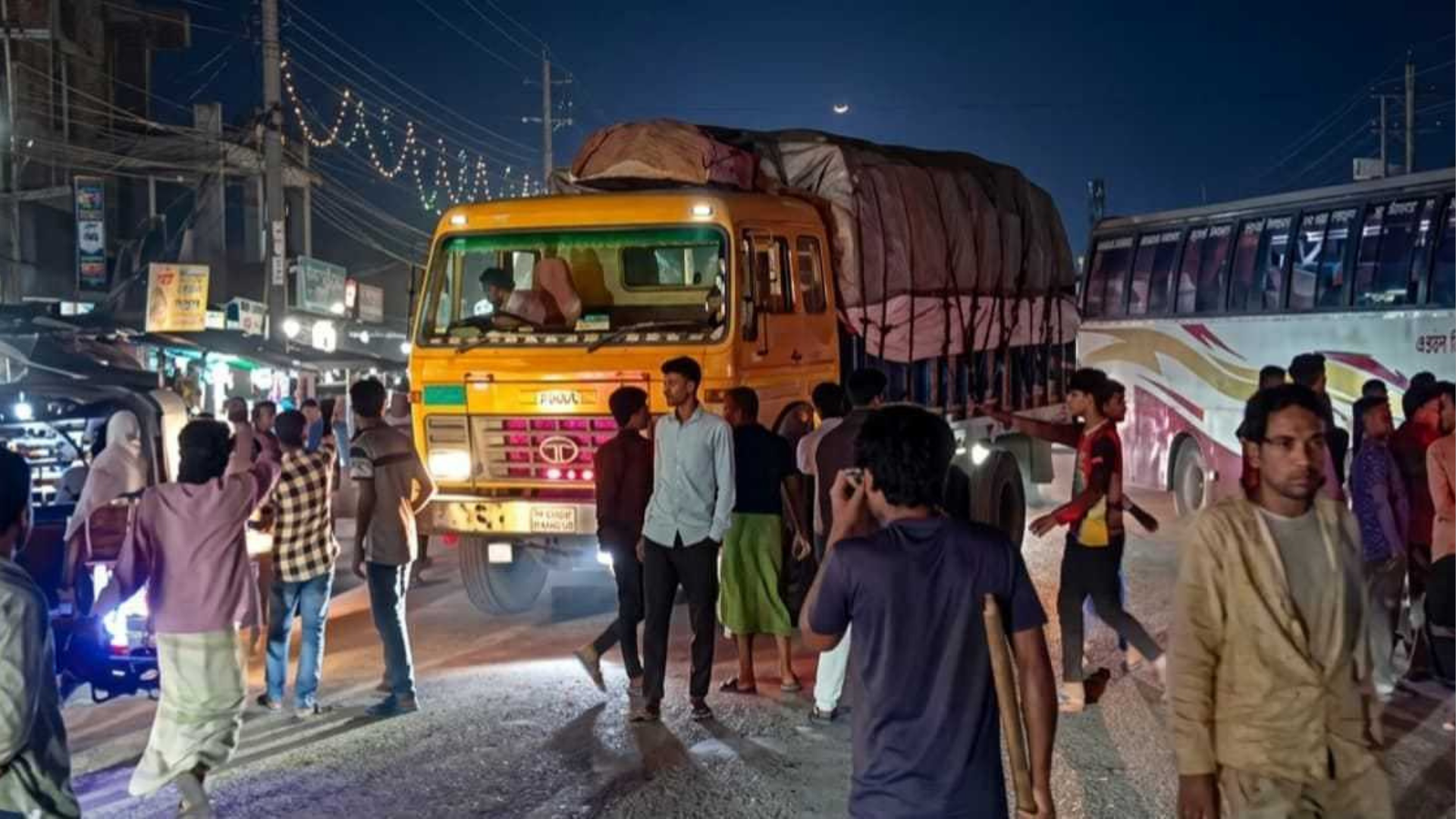 গাড়ি সাইড দেয়া নিয়ে বরযাত্রী ও স্থানীয়দের সংঘর্ষ, নিহত ১