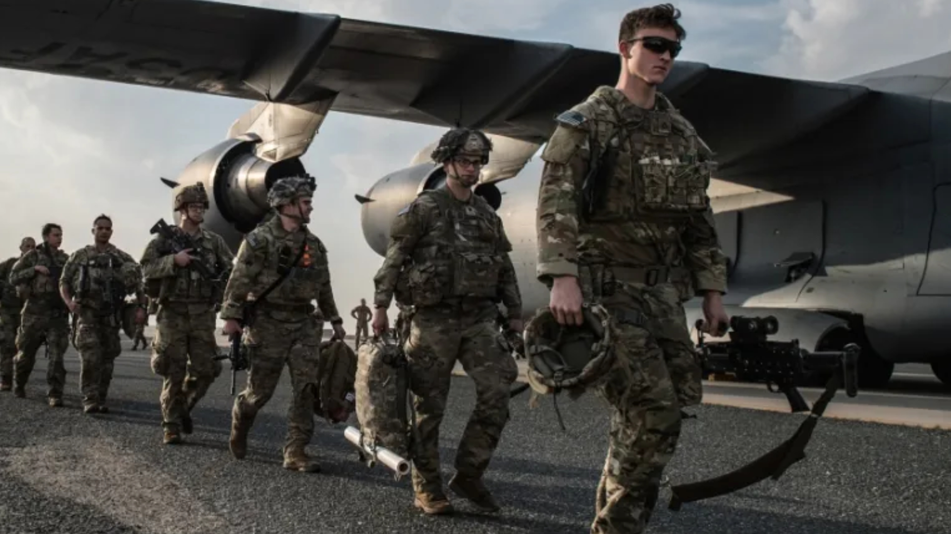 মধ্যপ্রাচ্যে কয়েক দিনের মধ্যে হাজারো সেনা পাঠাতে যাচ্ছে যুক্তরাষ্ট্র: রিপোর্ট