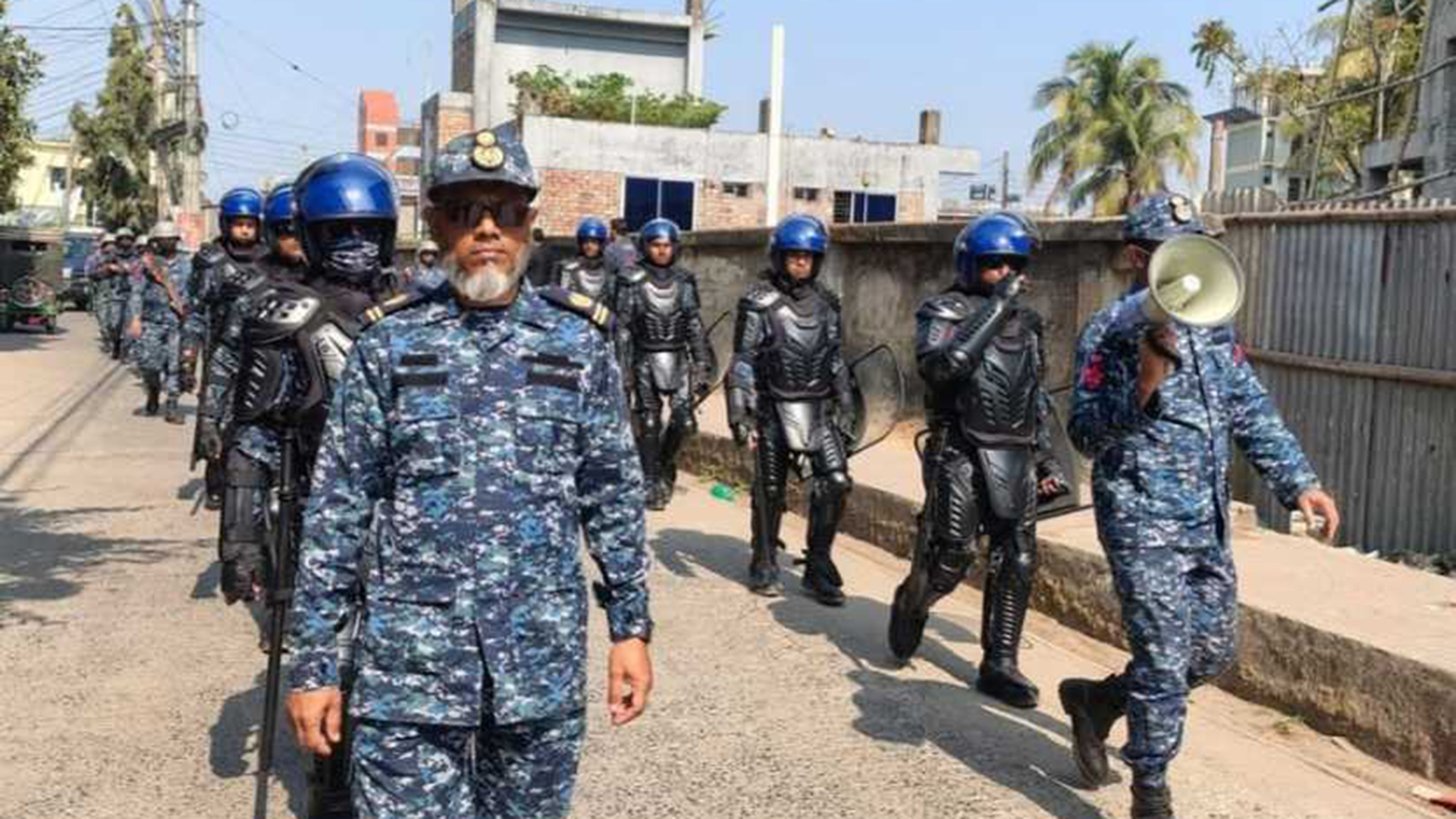 নির্বাচনকে ঘিরে মোংলায় নৌবাহিনীর টহল জোরদার