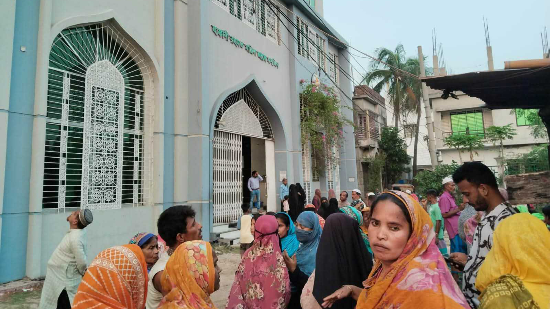 নারায়ণগঞ্জে মসজিদের ছাদ থেকে পড়ে শিশুর মৃত্যু