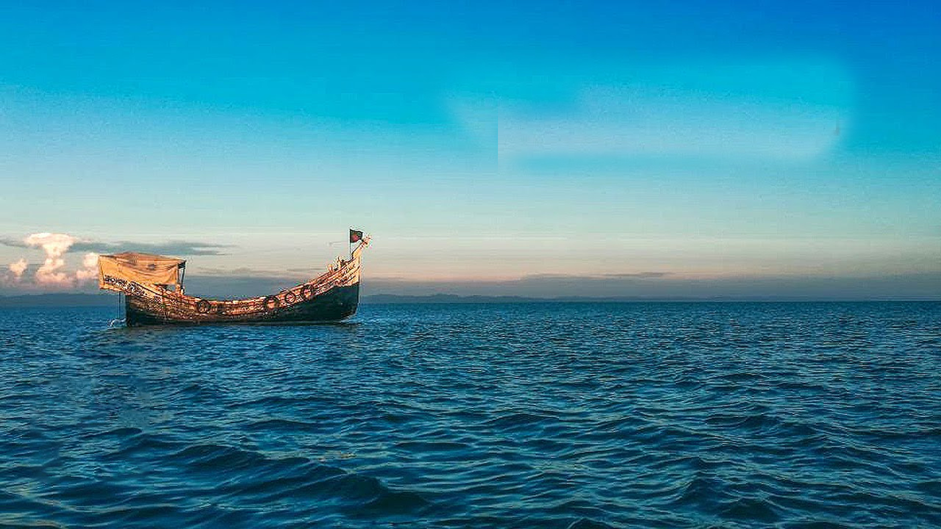 সমুদ্রপথে মালয়েশিয়ায় যাওয়ার সময় ২৭৩ জনকে আটক