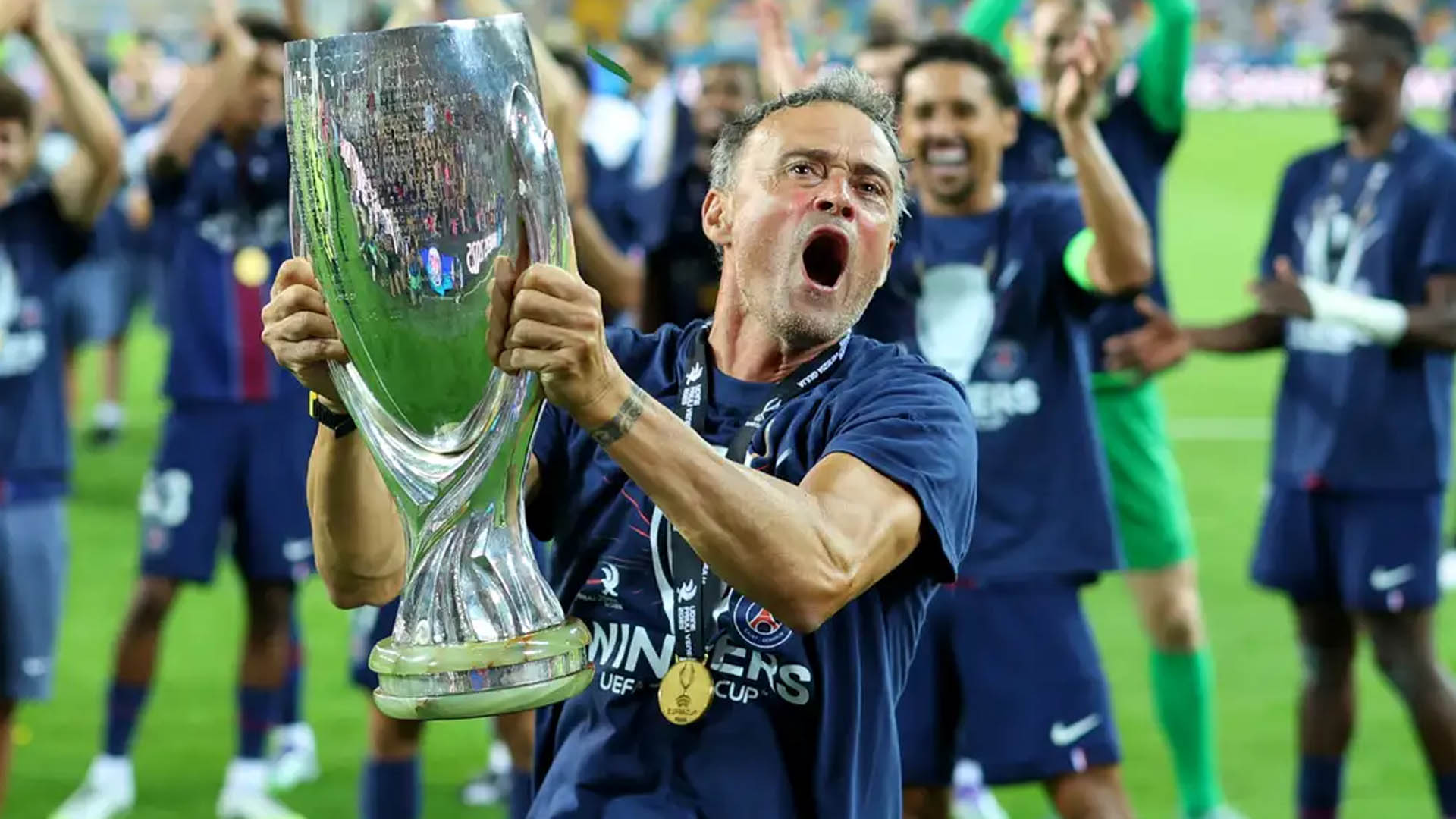 এনরিকের সঙ্গে ‘আজীবন চুক্তি’র কথা ভাবছে পিএসজি