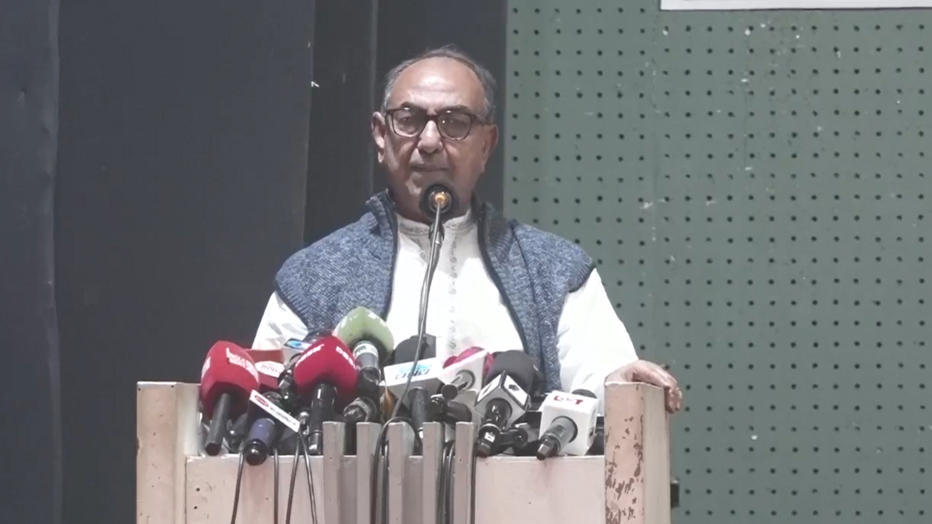 গোলাম আযম-নিজামীকে সূর্যসন্তান বলে মুক্তিযোদ্ধাদের অপমান করেছে জামায়াত: মির্জা আব্বাস