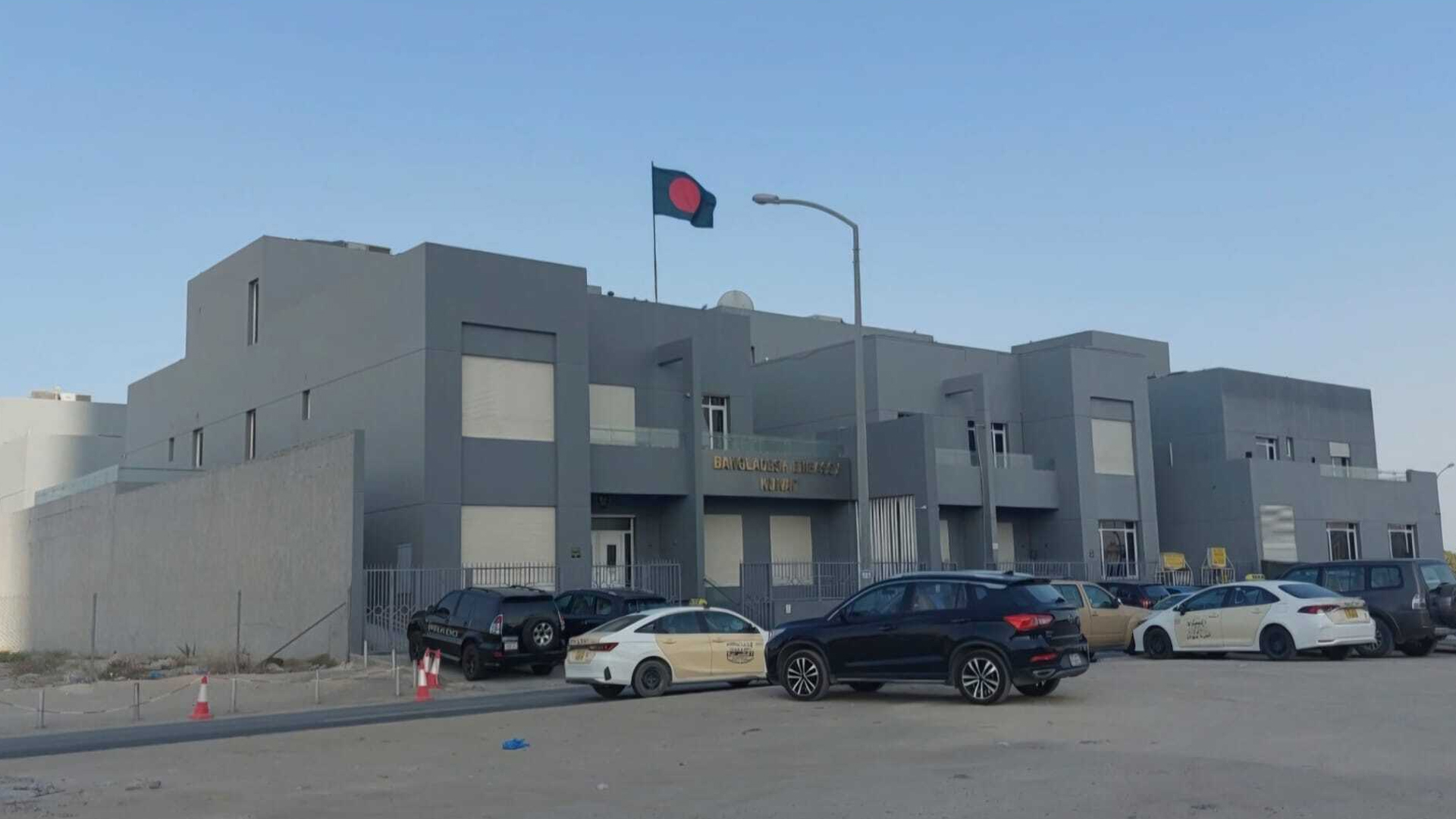 যুদ্ধ পরিস্থিতিতে কুয়েত প্রবাসীদের জন্য বিকল্প ফ্লাইট চালুর উদ্যোগ