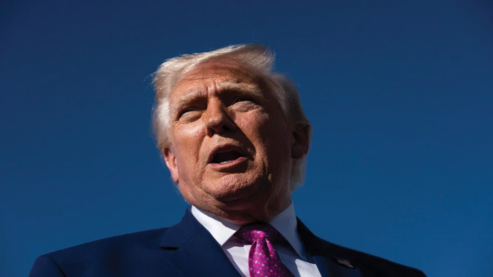 ইরানের ওপর দীর্ঘায়িত অবরোধের জন্য সহযোগীদের  প্রস্তুত হতে বললেন ট্রাম্প