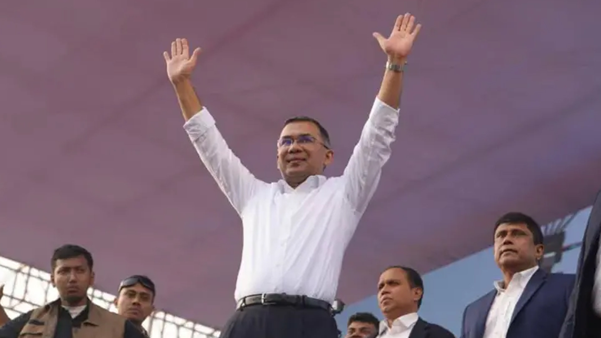 দুপুরে বাবার কবর জিয়ারত শেষ স্মৃতিসৌধে যাবেন তারেক রহমান