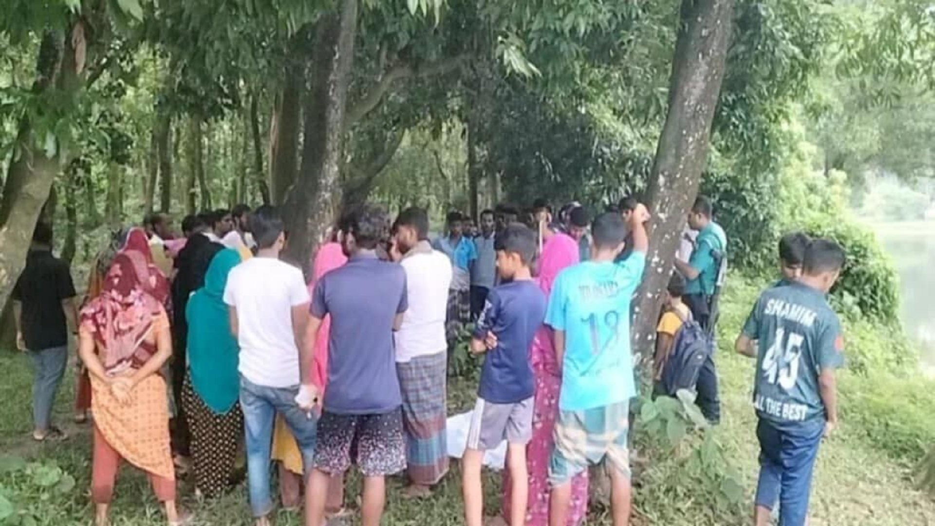 পছন্দের মেয়ের সঙ্গে বিয়ে না করানোয় ফাঁস নিলেন তরুণ