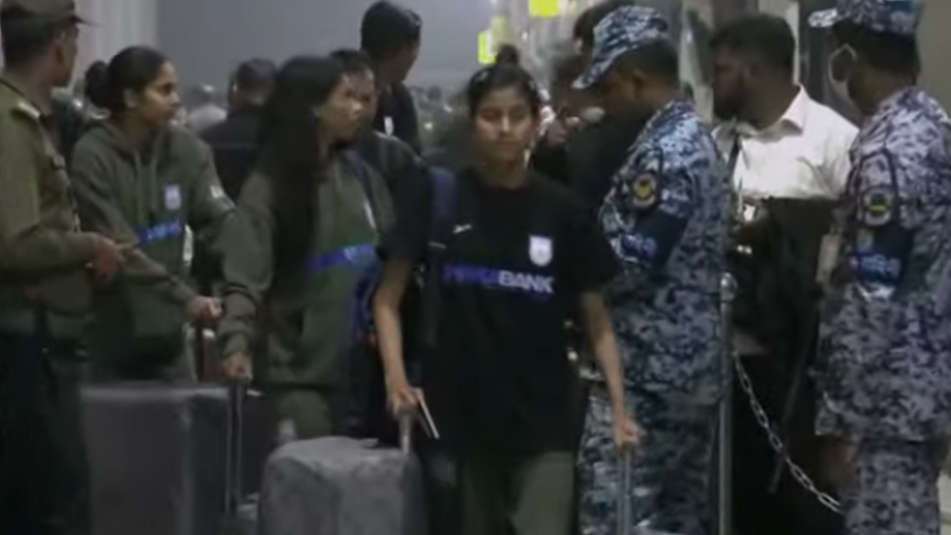 এশিয়ান কাপ খেলতে অস্ট্রেলিয়ার পথে বাংলাদেশের মেয়েরা