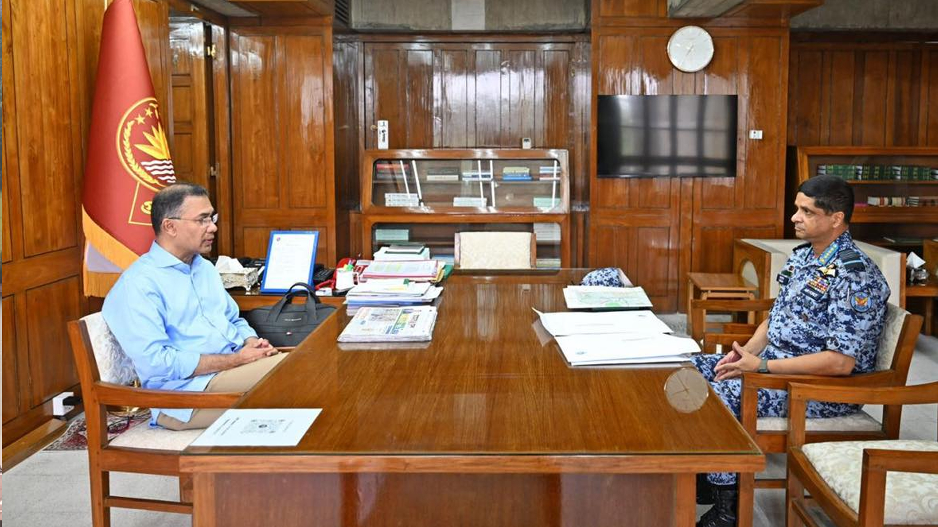 প্রধানমন্ত্রীর সঙ্গে সাক্ষাৎ করলেন বিমান বাহিনী প্রধান