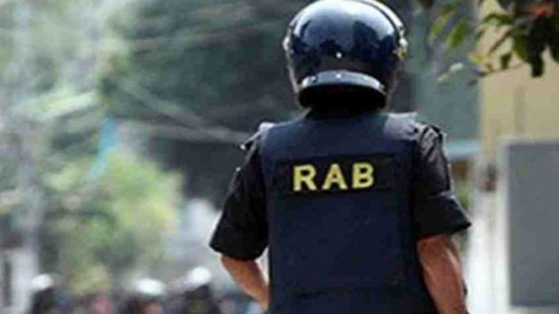নাটোরে মাদককারবারিদের হামলায় ৫ র‌্যাব সদস্য আহত