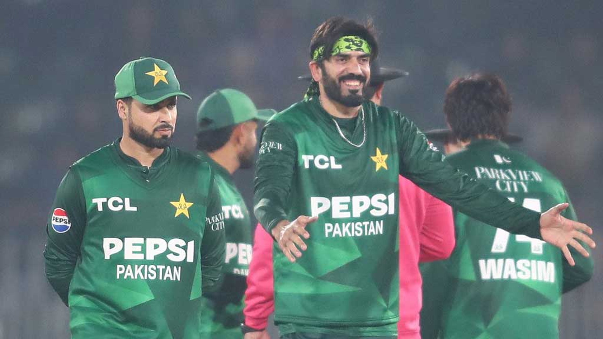 জিম্বাবুয়েকে হারিয়ে ফাইনালে পাকিস্তান