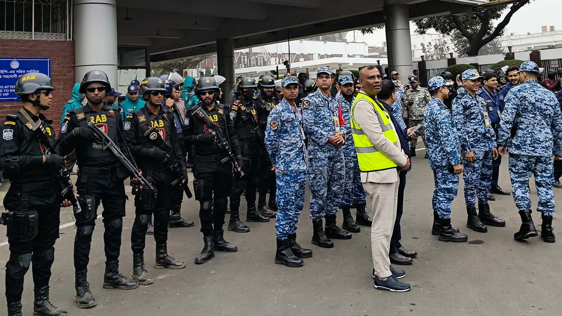 তারেক রহমানের স্বদেশ প্রত্যাবর্তন ঘিরে বিমানবন্দরে কড়া নিরাপত্তা