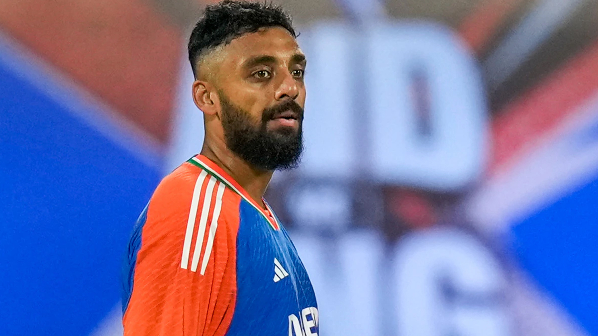 টাকা দিয়ে নিজের লাইফস্টাইল পরিবর্তনের চেয়ে কারো জীবন বদলে দিন: বরুণ