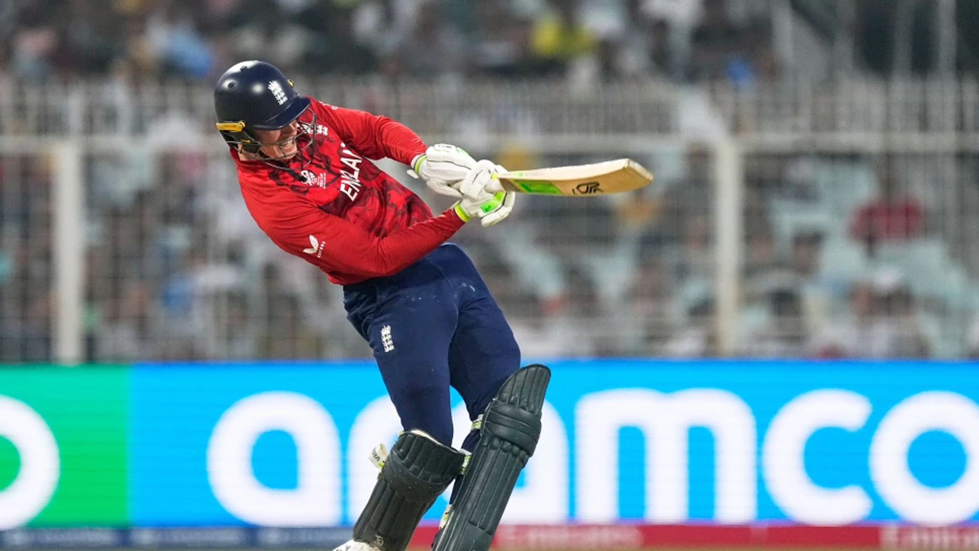 স্কটল্যান্ডকে হারিয়ে সুপার এইটের দৌড়ে ভালোভাবে টিকে রইল ইংল্যান্ড