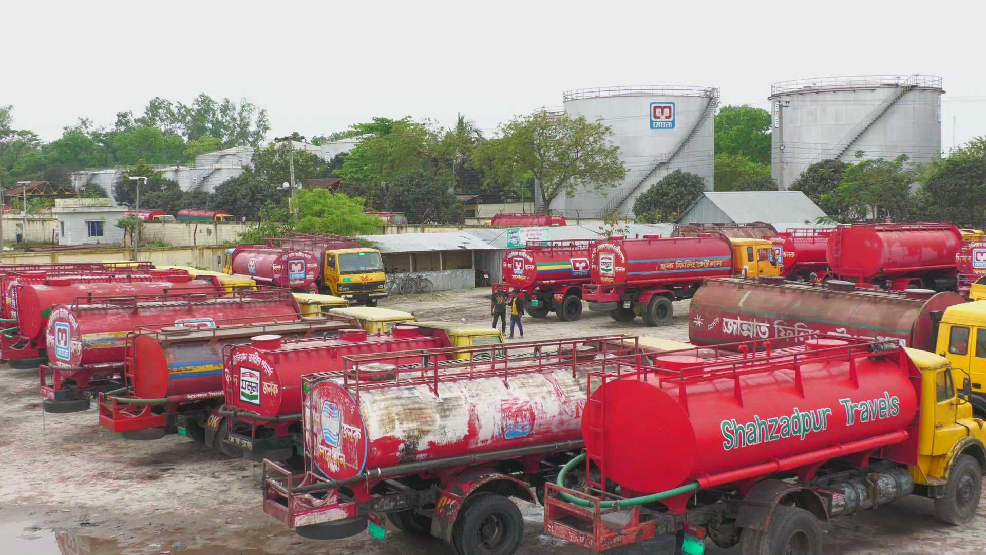 ১২ ঘণ্টা পর শ্রমিকদের কর্মবিরতি স্থগিত, ৮ জেলায় জ্বালানি সরবরাহ শুরু