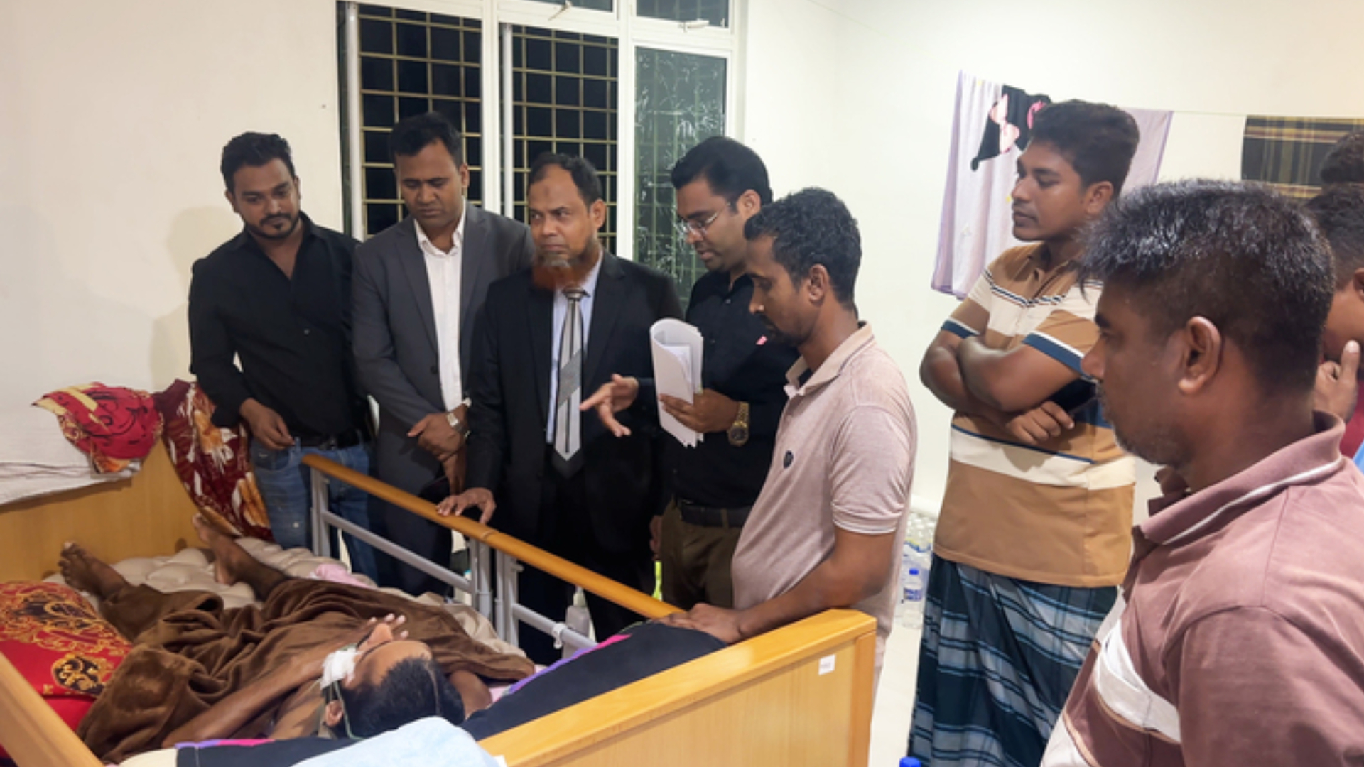 গুরুতর আহত মালয়েশিয়া প্রবাসীর পাশে দূতাবাস, সহায়তার হাত ব