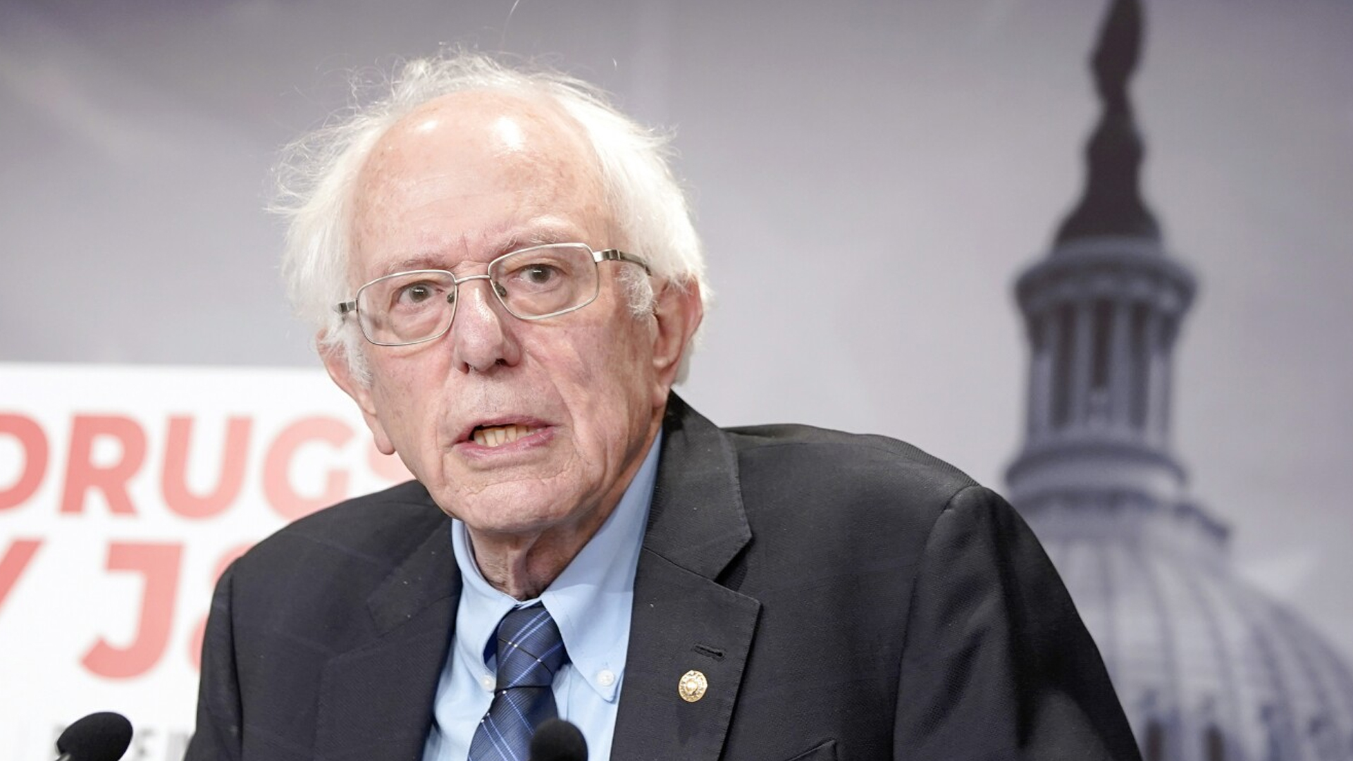 ট্রাম্পের ওপর তোপ দাগেলেন বার্নি স্যান্ডার্স