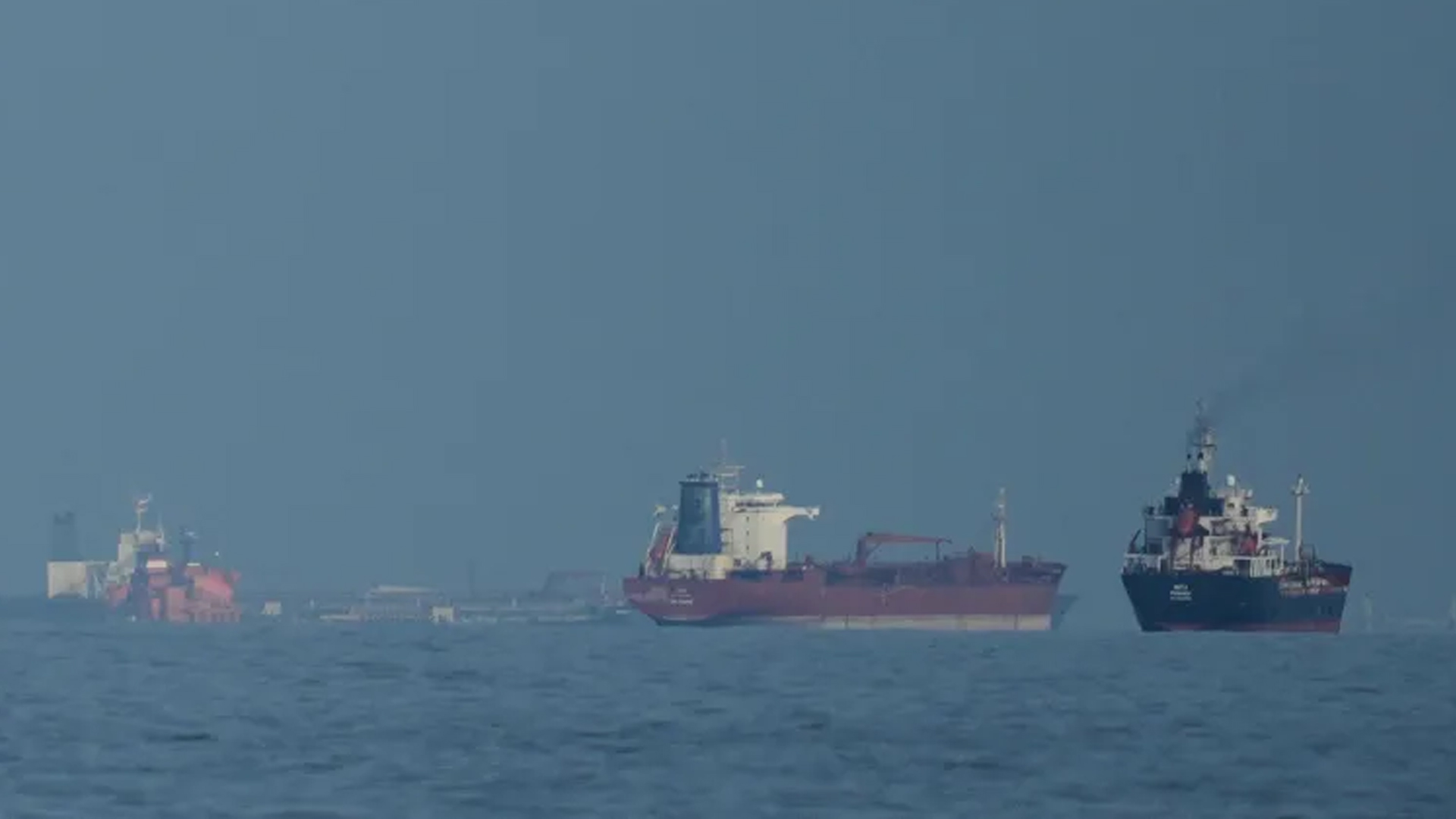 তেল বিক্রিতে উল্টো ৪০ শতাংশ বেশি আয় ইরানের!