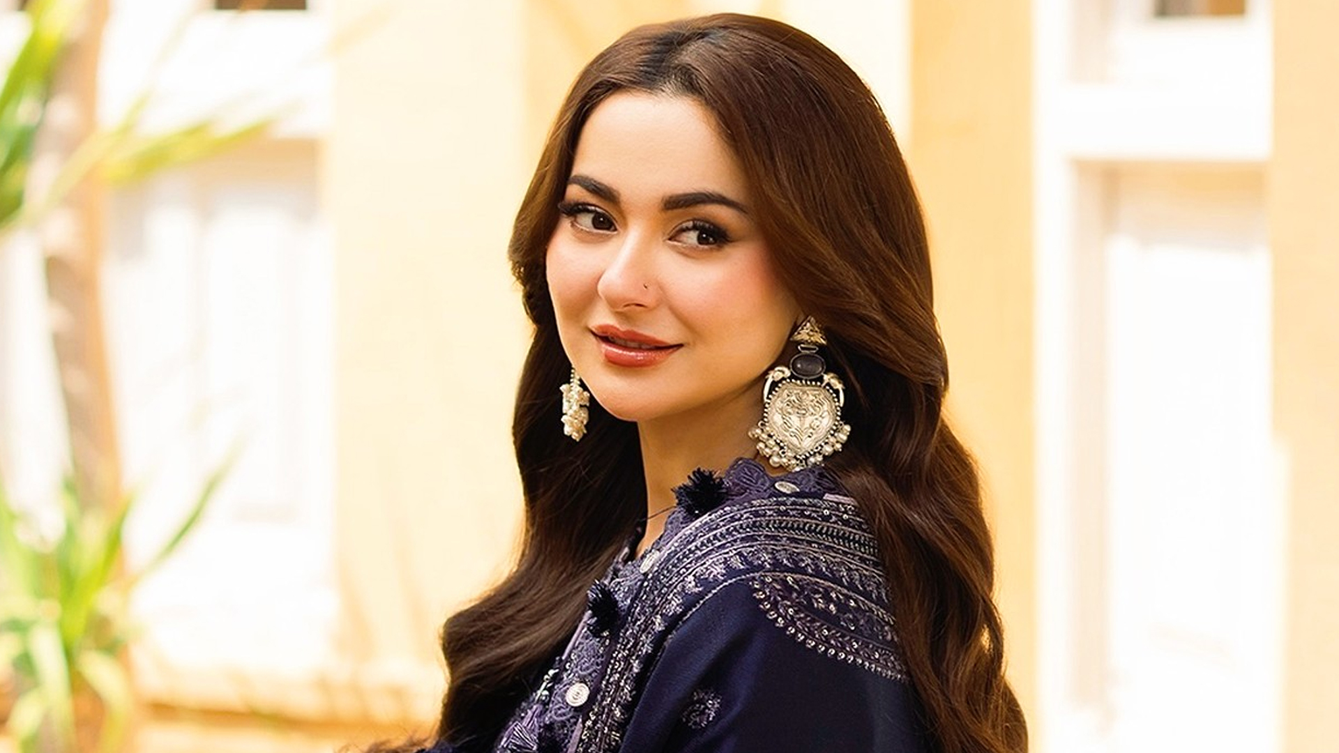 আত্মবিশ্বাসী নারীদের প্রতি বিদ্বেষে শুধু পুরুষ নয়, নারীও জড়িত: হানিয়া আমির