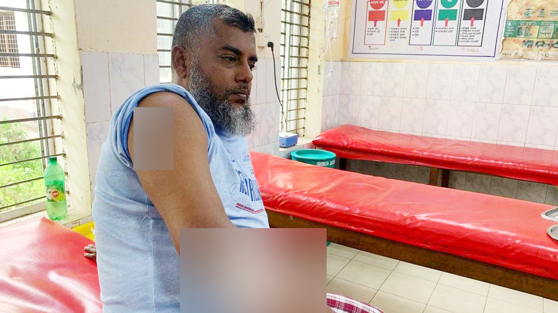 রাজাপুরে সাংবাদিককে কুপিয়ে জখম
