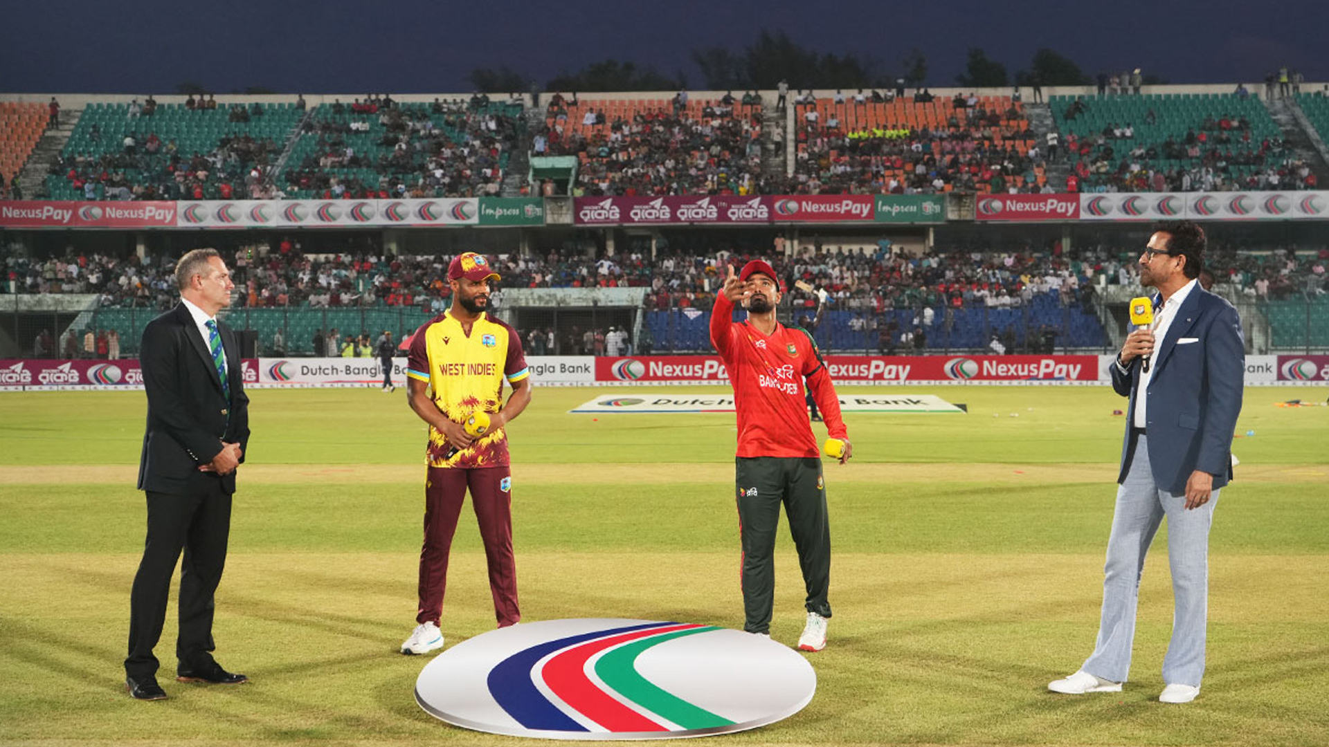 একাদশে একটি পরিবর্তন এনে ফিল্ডিংয়ে বাংলাদেশ