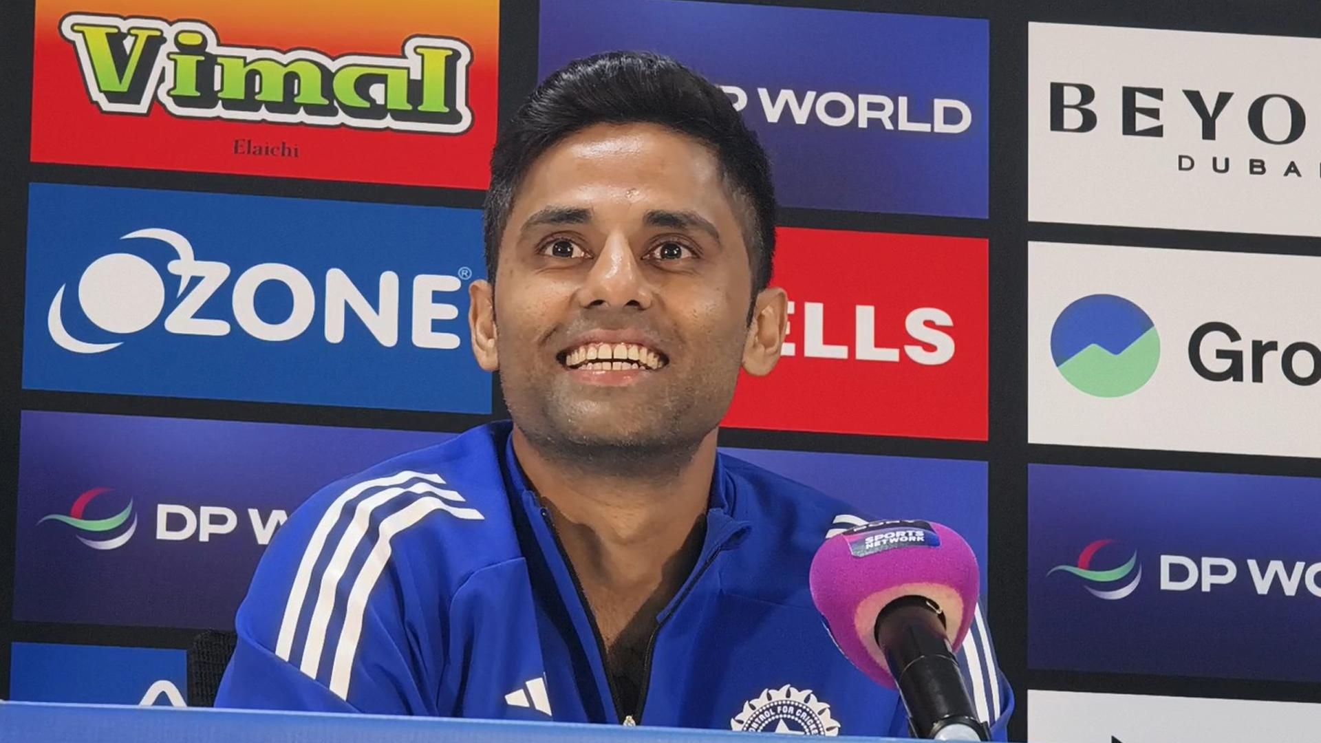 হাত মেলানোর প্রশ্নে সূর্যকুমার কী বললেন