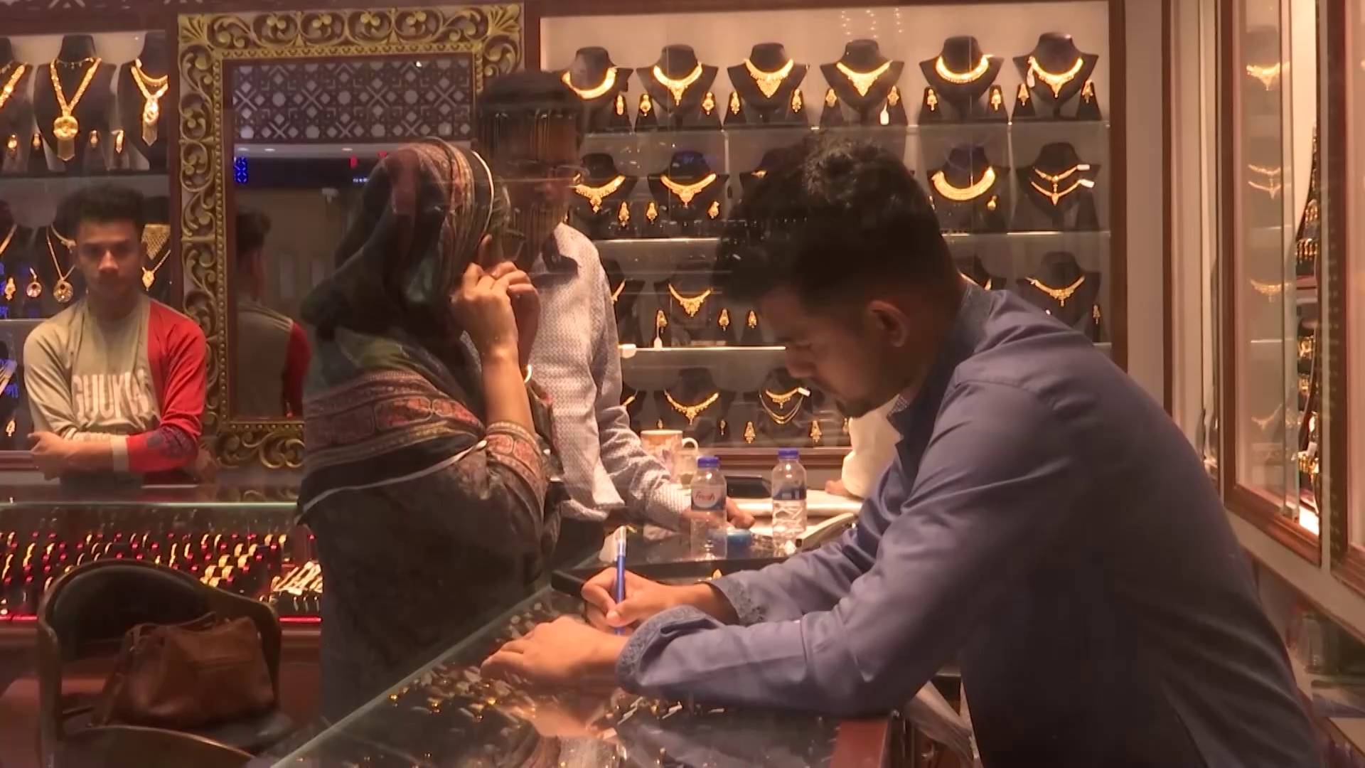 স্বর্ণের ভরিতে বাড়ল ২৯১৬ টাকা, আজ থেকে বিক্রি হবে নতুন দামে