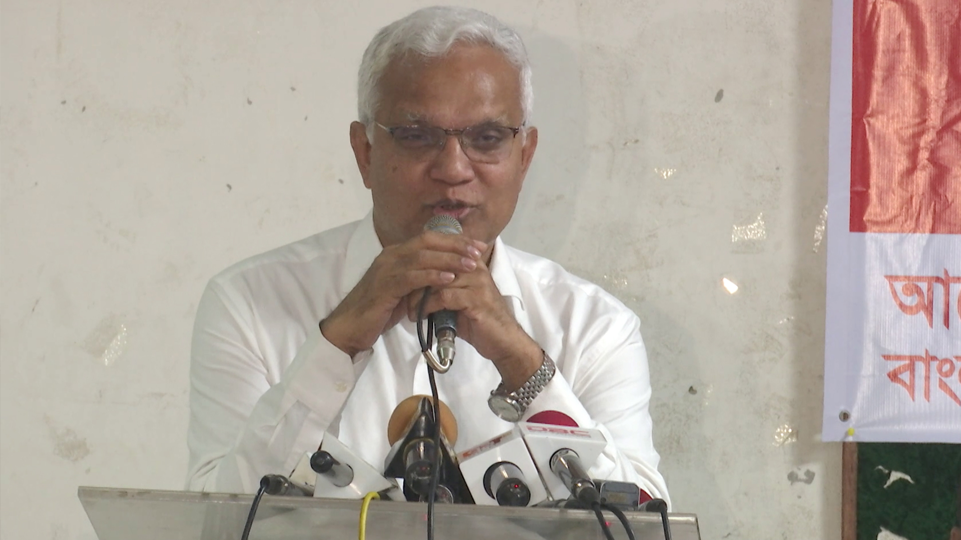শহীদদের কোনো দলের কর্মী বানাতে চাই না: ডা. জাহিদ হোসেন