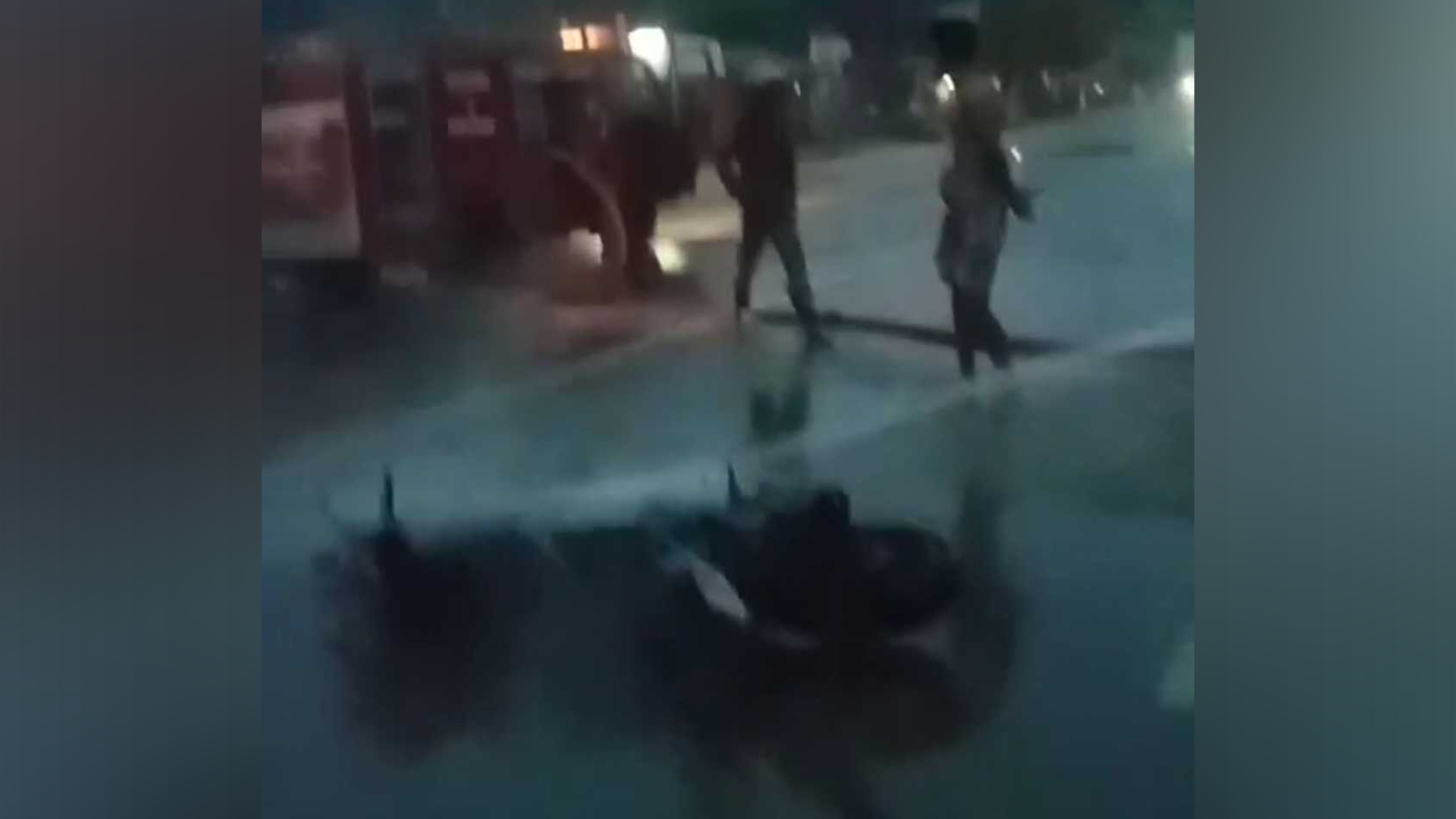 মোটরসাইকেলে বোতলজাত তেল ভরার সময় আগুন, চালক গুরুতর দগ্ধ