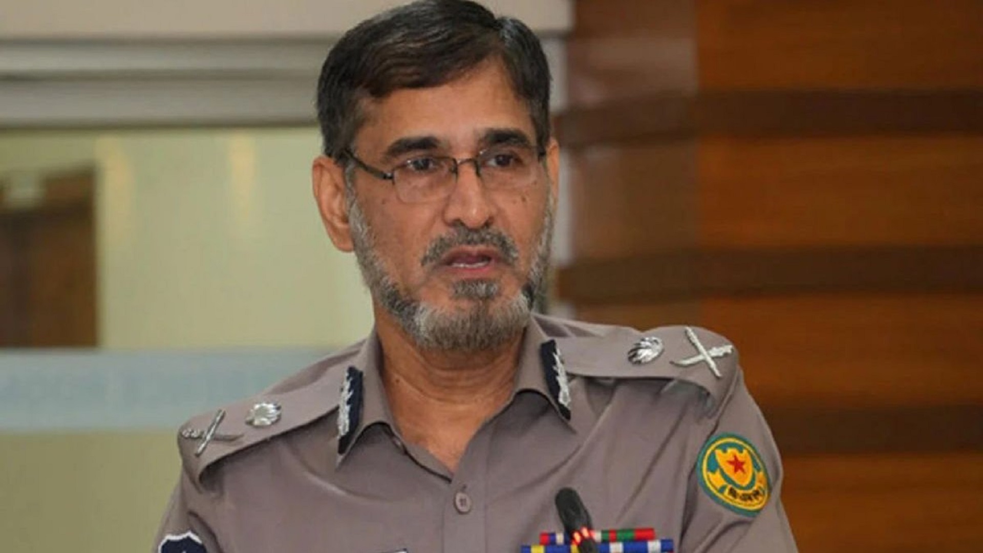 রাজধানীর শীর্ষ সন্ত্রাসীদের তালিকা হালনাগাদ হচ্ছে: ডিএমপি কমিশনার
