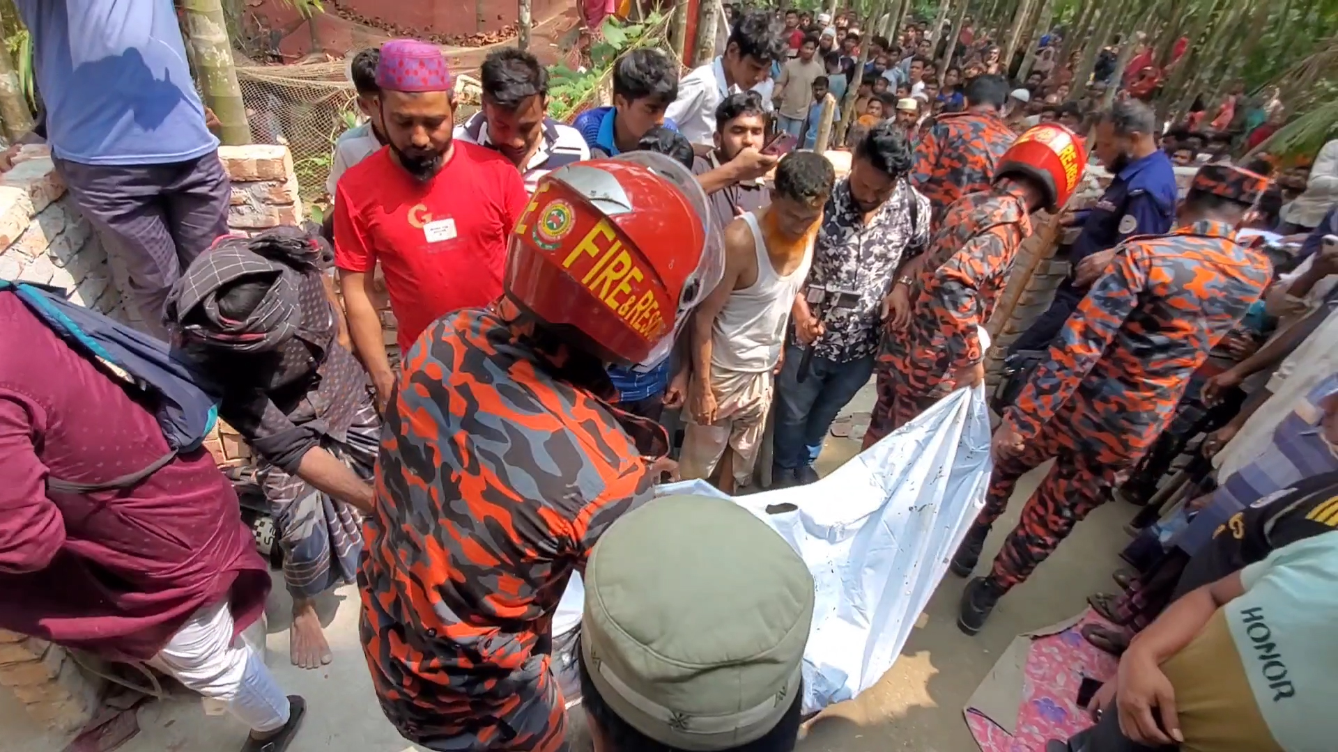 প্রতিবেশীর সেপটিক ট্যাংকে মিলল নিখোঁজ রাজমিস্ত্রীর মরদেহ