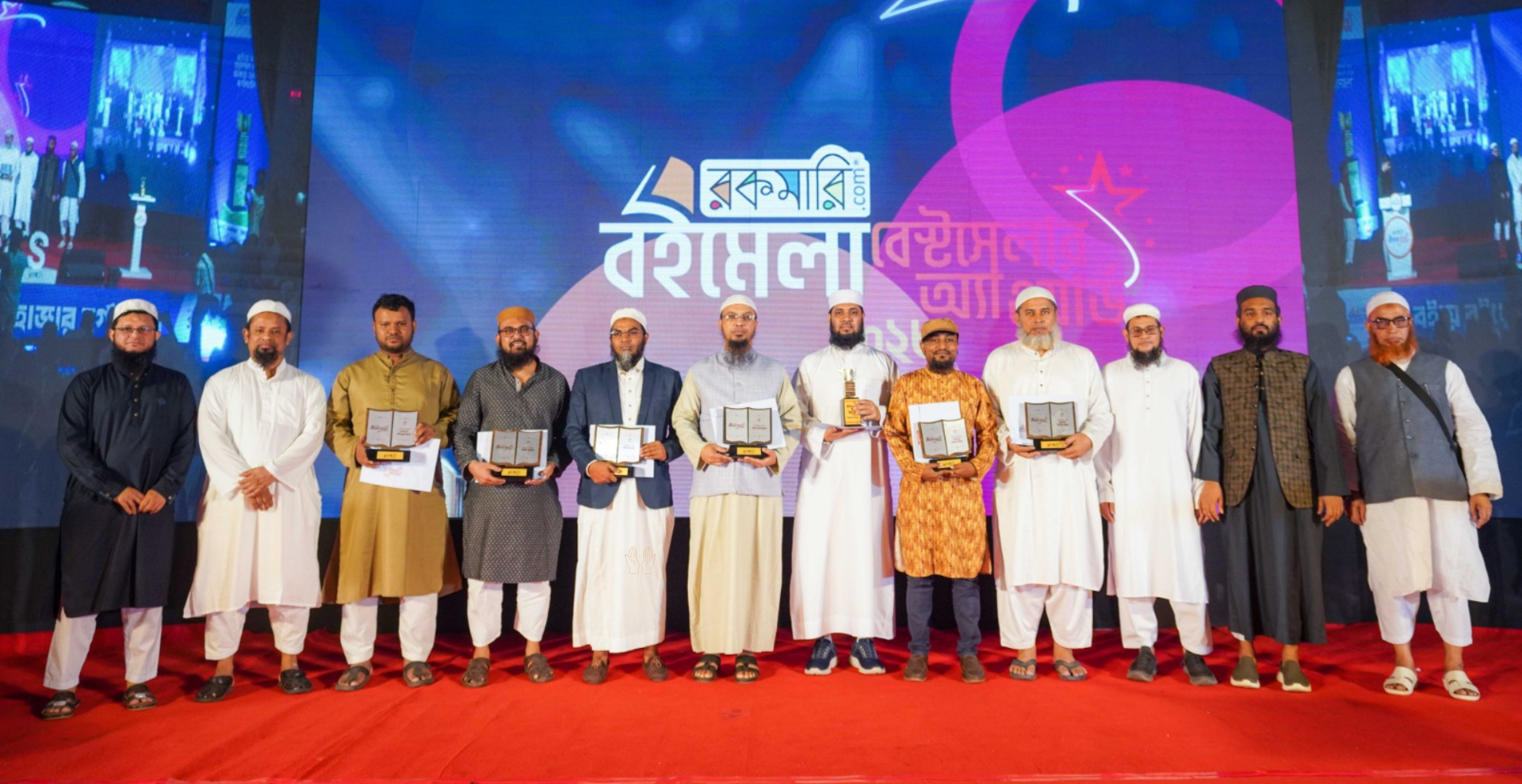 রকমারি বেস্ট সেলার অ্যাওয়ার্ড পেলেন আজহারী, শায়েখ আহমাদুল্লাহসহ ৫৬ গুণী লেখক