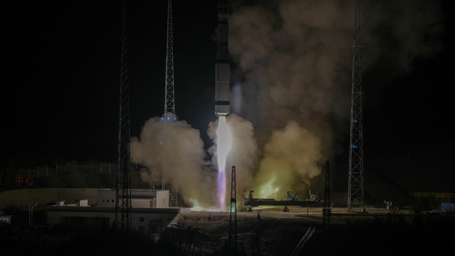 চীনা রকেটে চড়ে কক্ষপথে পাকিস্তানের স্যাটেলাইট!