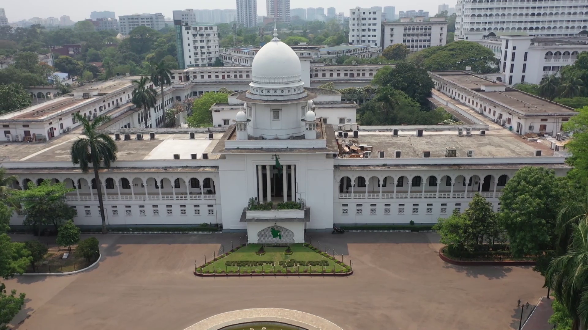 অর্থঋণ আদালতে মামলার জট, খেলাপিদের ‘রিটের ফাঁদে’ অসহায় ব্যাংক!