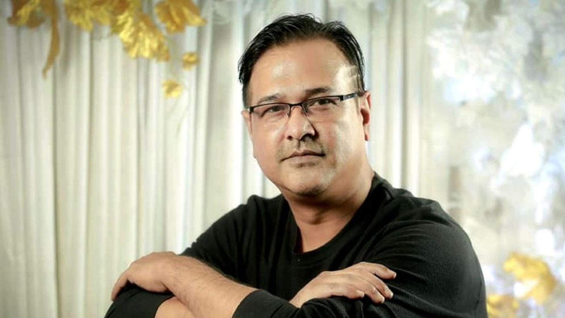 হঠাৎ আসিফ আকবরের আবেগঘন পোস্ট