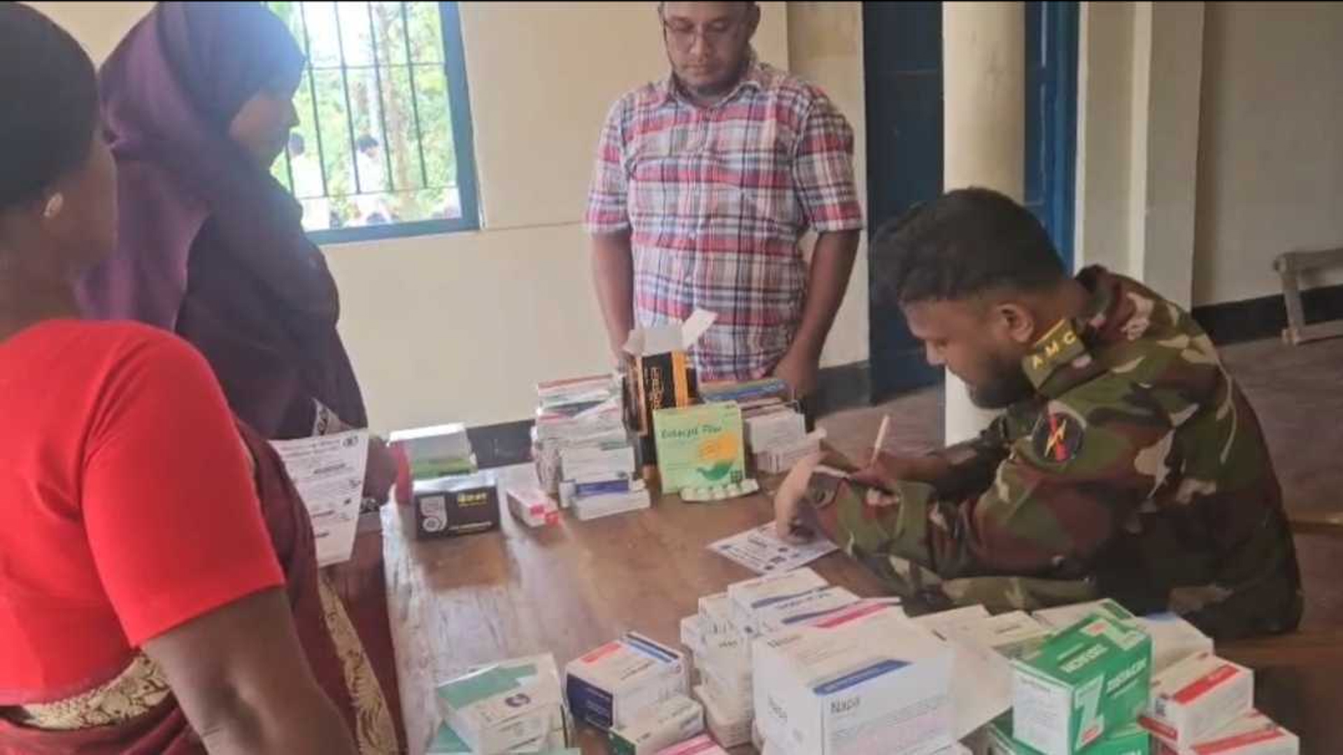 খাগড়াছড়িতে সেনাবাহিনীর চিকিৎসা পেলেন ১ হাজার রোগী