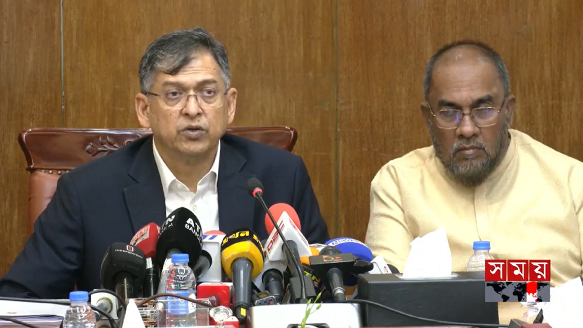 সেনাবাহিনীর সদস্যদের ব্যারাকে ফেরানো নিয়ে যে বার্তা দিলেন স্বরাষ্ট্রমন্ত্রী