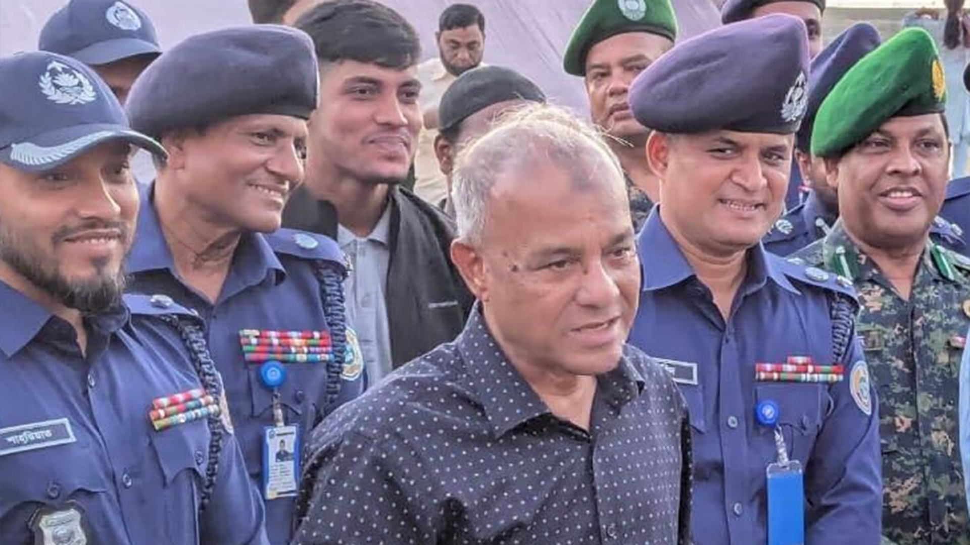 পুলিশের মনোবল আগের চেয়ে বেড়েছে: স্বরাষ্ট্র উপদেষ্টা