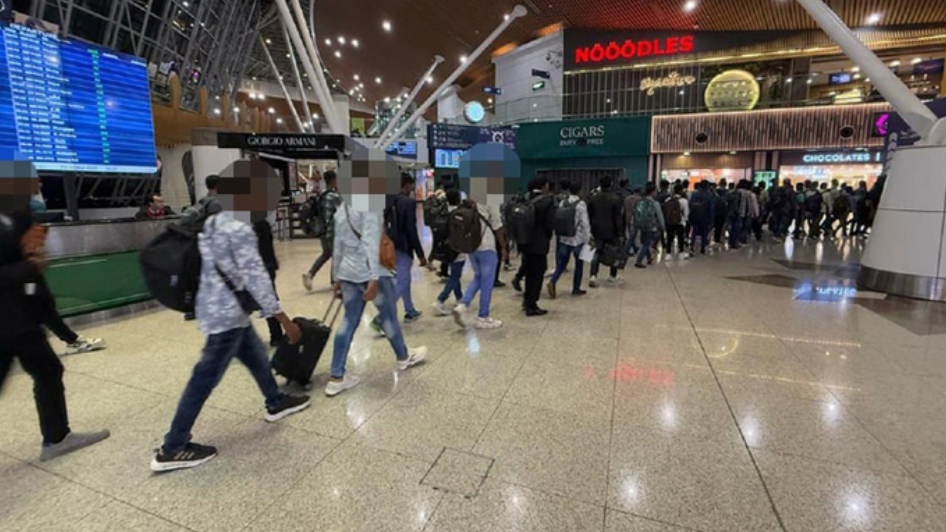 মালয়েশিয়ায় বিমানবন্দর থেকে সাড়ে ৩ হাজারের বেশি ...