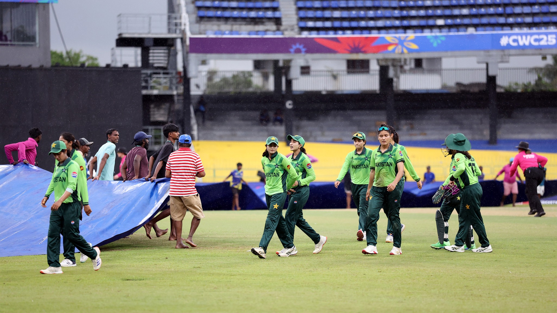 বৃষ্টির বাগড়ায় ইংল্যান্ড জয় হলো না পাকিস্তানের