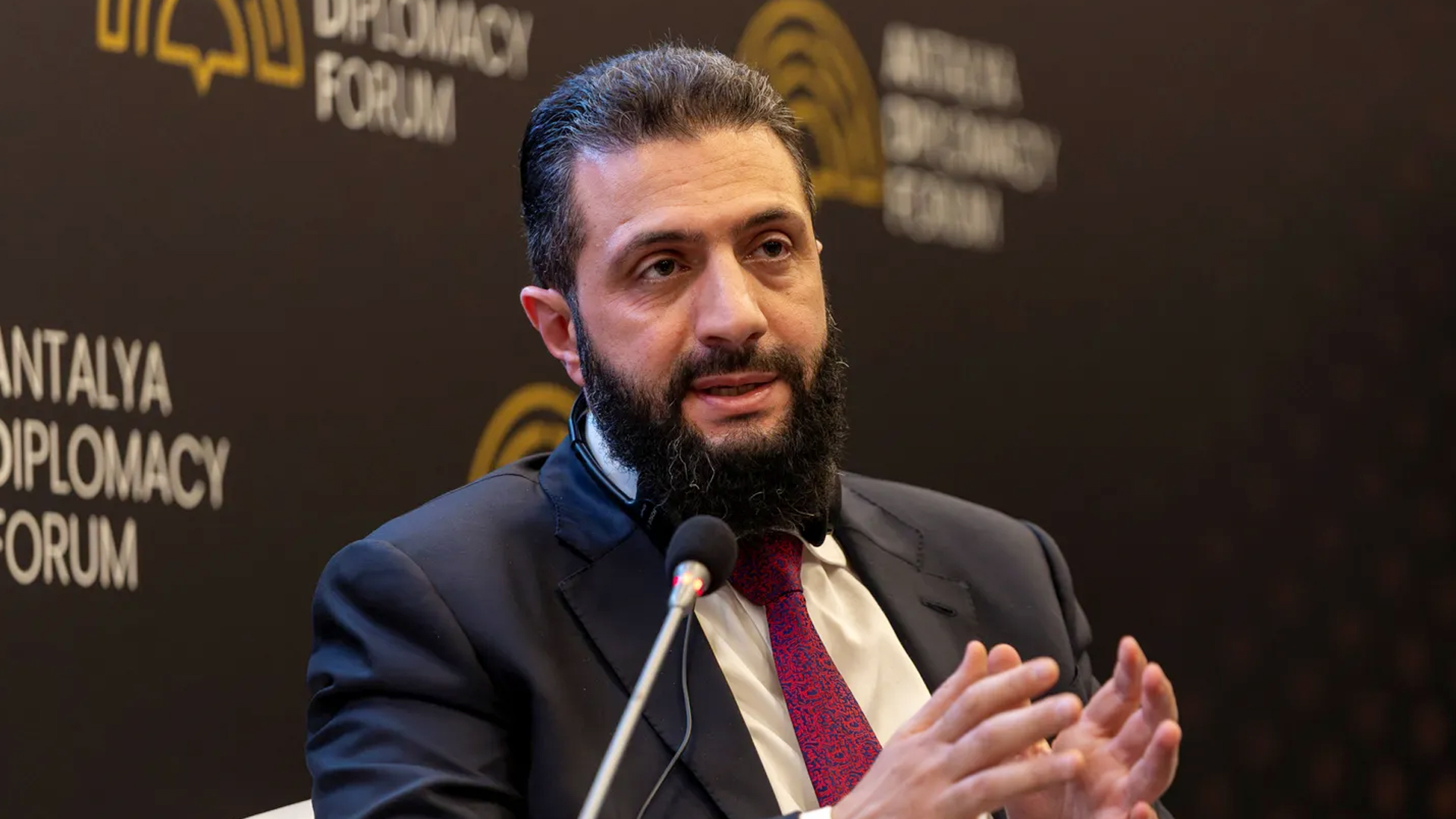 গোলান নিয়ে ইসরাইলের সঙ্গে ‘দীর্ঘমেয়াদী’ আলোচনায় যেতে পারে সিরিয়া: প্রেসিডেন্ট আল-শারা