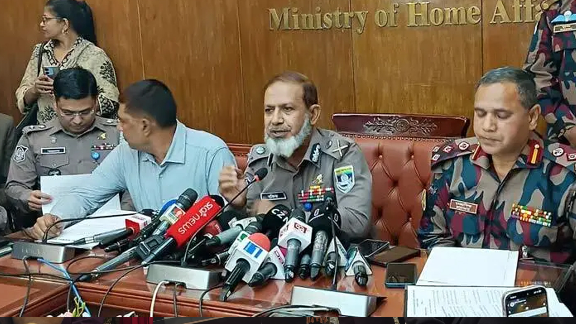 হাদির হত্যাকারীদের অবস্থান সম্পর্কে সুনির্দিষ্ট কোনো তথ্য নেই: পুলিশ