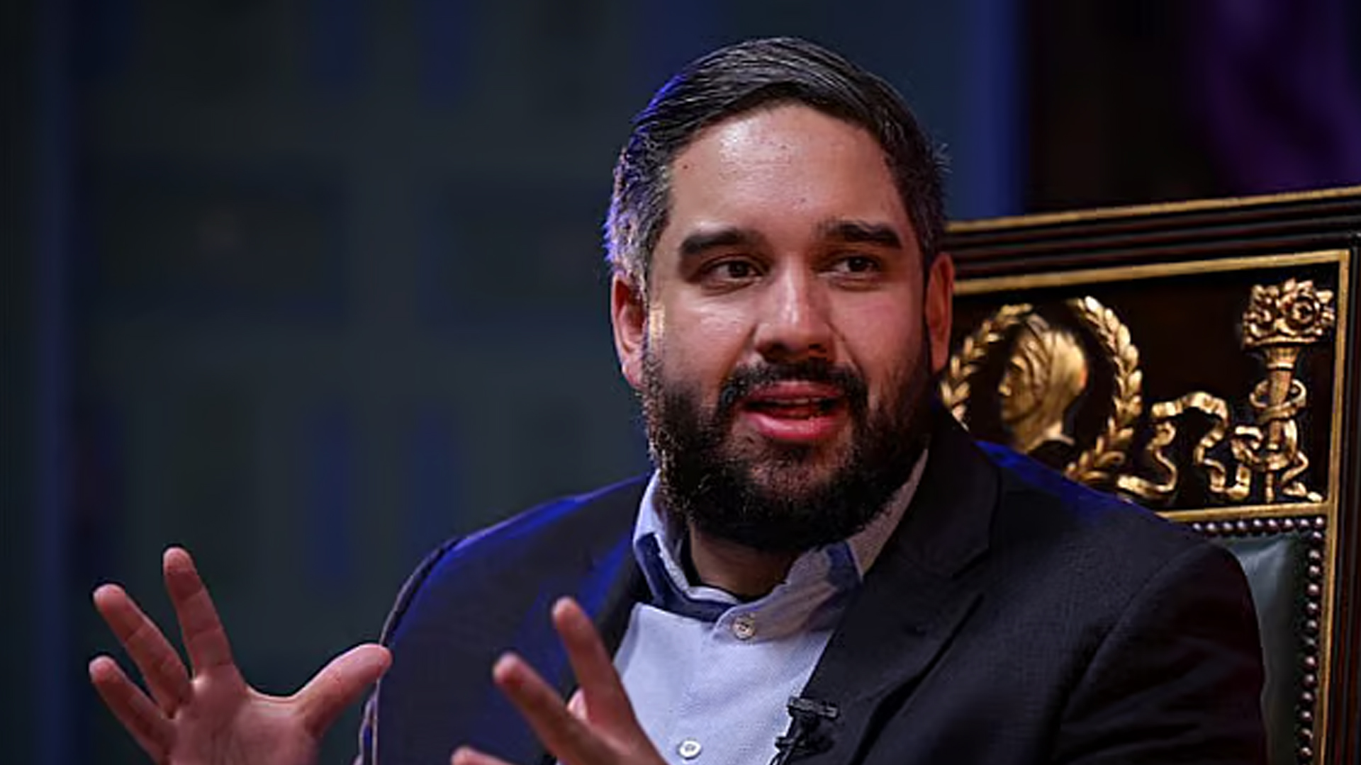 বাবাকে যুক্তরাষ্ট্রে তুলে নেয়ার ঘটনায় মুখ খুললেন মাদুরোর ছেলে